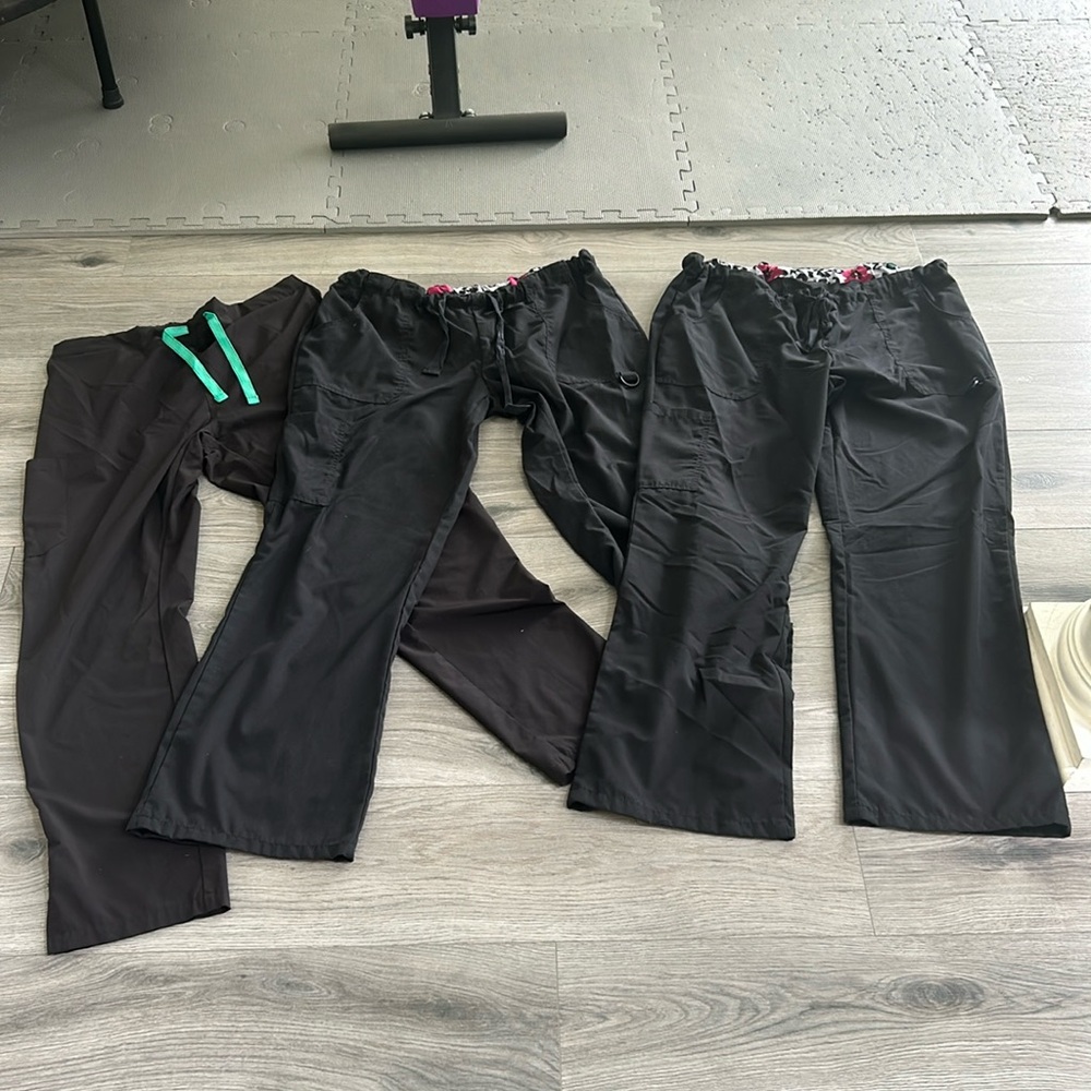 Lot 3 scrubs bundle